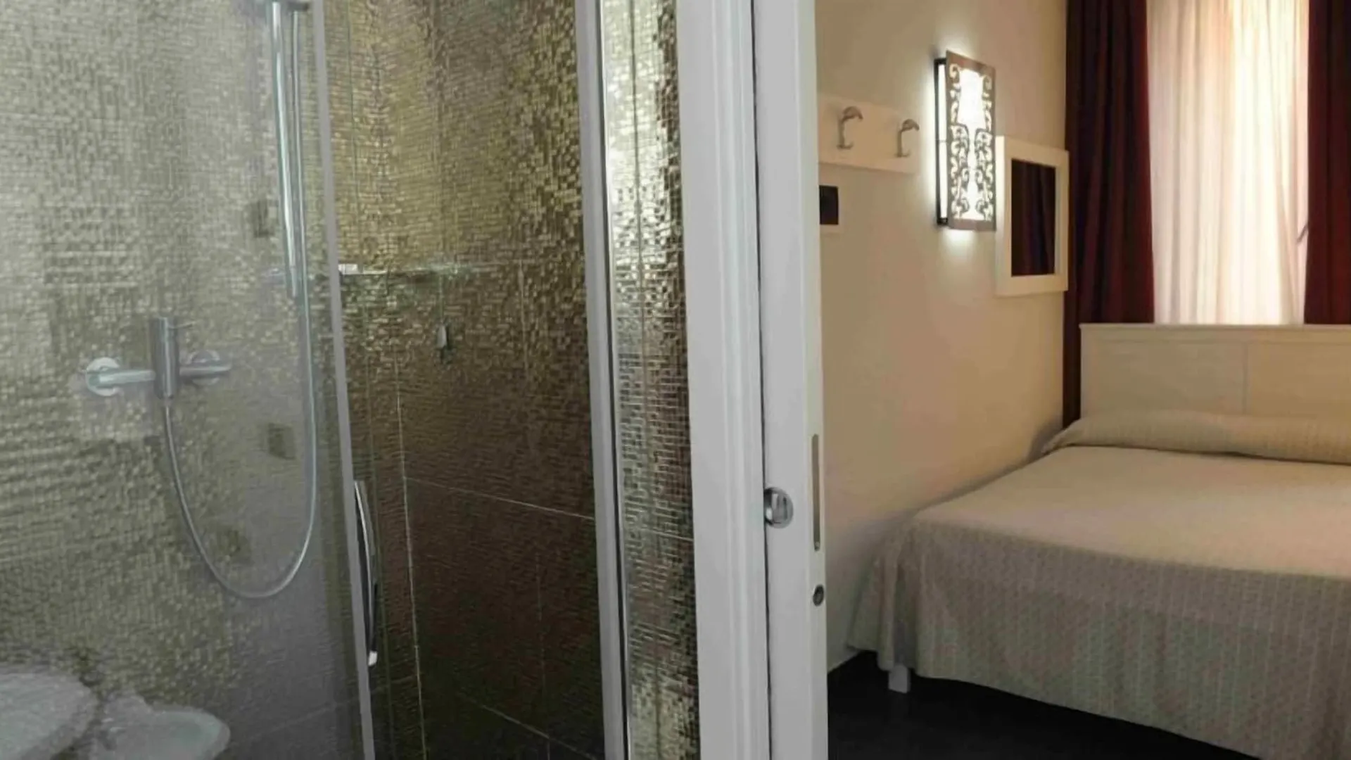Hotel Aaron Mestre 3*,