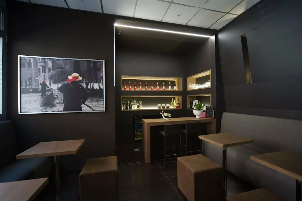 Hotel Aaron Mestre
